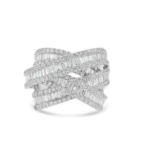 18k white gold diamond cocktail ring. - 10554