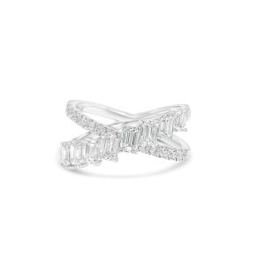 18k white gold diamond cocktail ring. - 10412