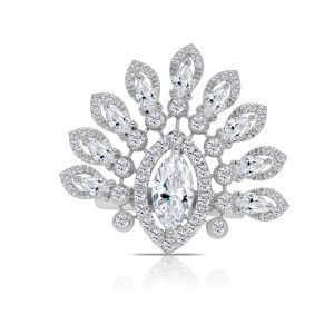 14k white gold diamond cocktail ring. - 10627