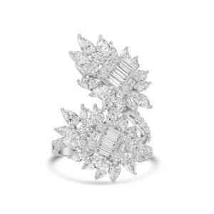 18k white gold diamond cocktail ring. - 10807