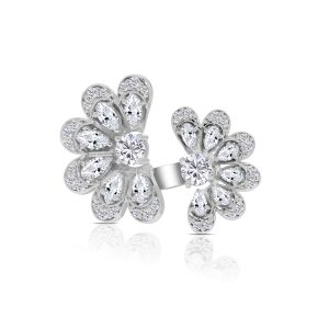 14k white gold diamond cocktail ring. - 10611