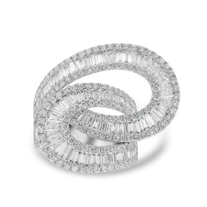 18k white gold diamond cocktail ring. - 10408