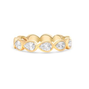 18k yellow gold diamond band. - 10805