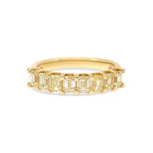14k yellow gold diamond band. - 10850